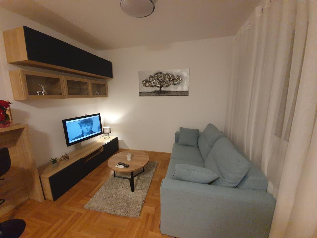 Apartman Luka ซาเกร็บ ภายนอก รูปภาพ