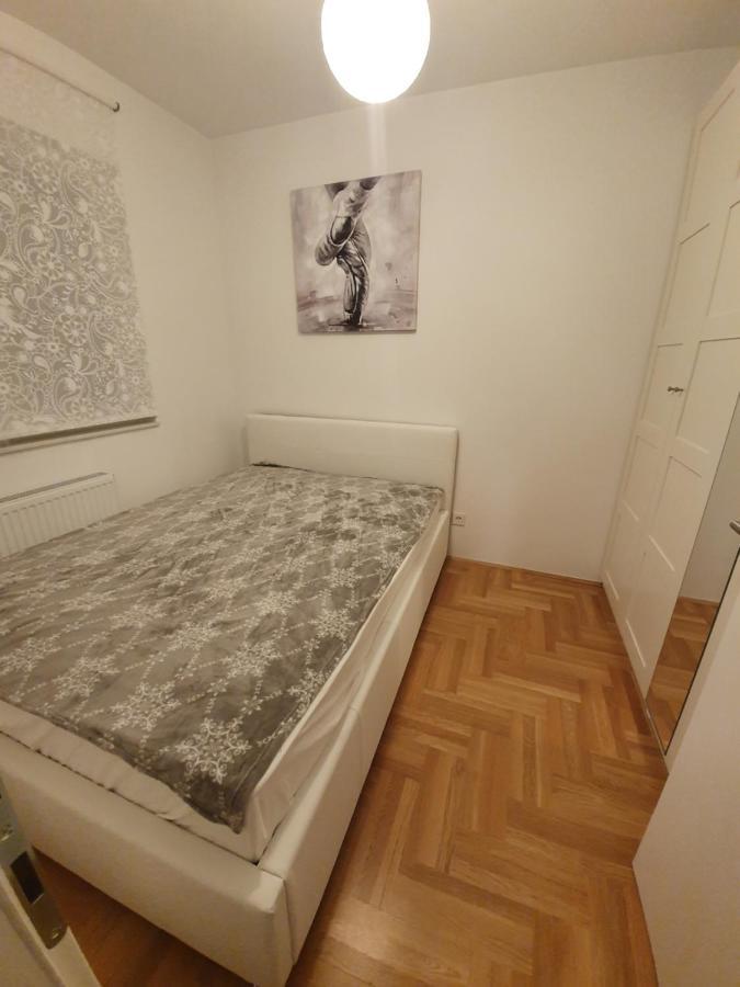 Apartman Luka ซาเกร็บ ภายนอก รูปภาพ